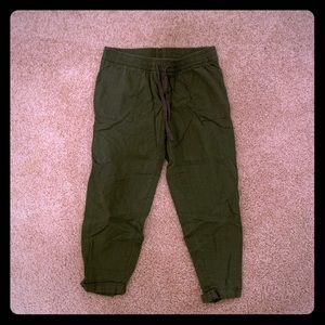 Old Navy Capris M